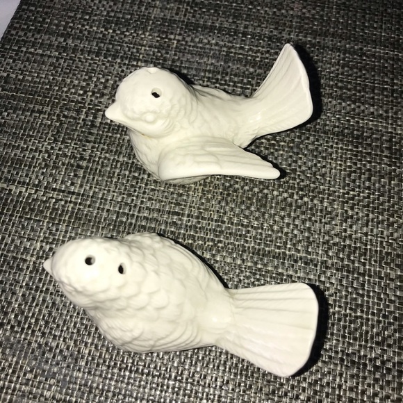 Fitz and Floyd Birds in Nest Salt and Pepper Shakers - Picture 7 of 9